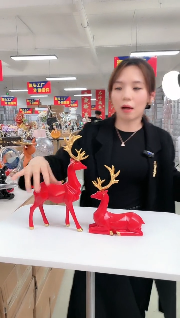 树脂6666红色鹿一对