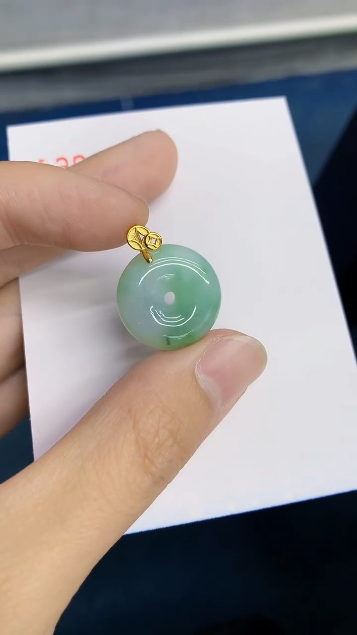 翡翠未镶嵌颈饰             1