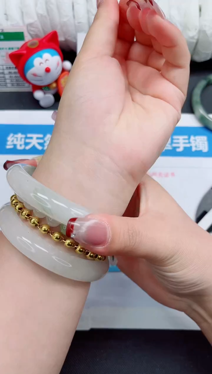 【闪购商品】石英质玉手镯未镶嵌147