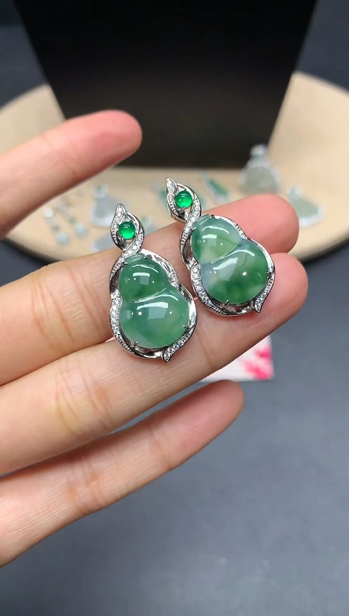 【闪购商品】翡翠吊坠(不含链)银S925镶嵌葫芦【多样性发其一】