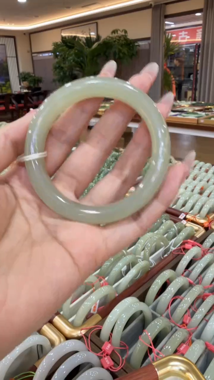 颈饰未镶嵌和田玉手镯59