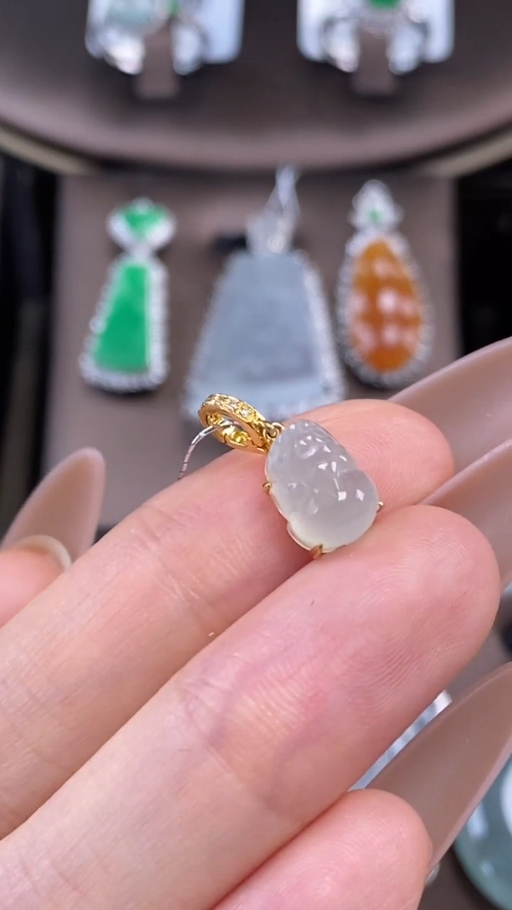 翡翠18K金镶嵌吊坠(不含链)翡翠包镶小滴溜