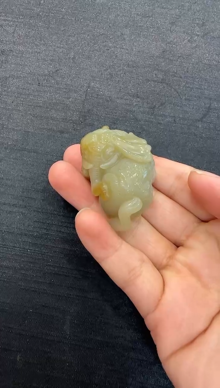 未镶嵌和田玉把件小象-581393