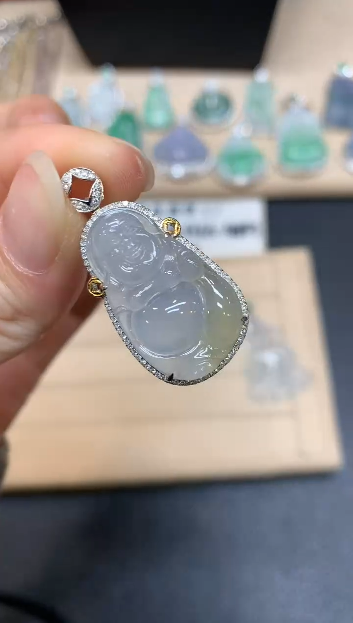 【闪购商品】翡翠颈饰18K金镶嵌佛公【无服务费