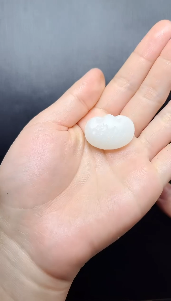 和田玉未镶嵌颈饰06小锁