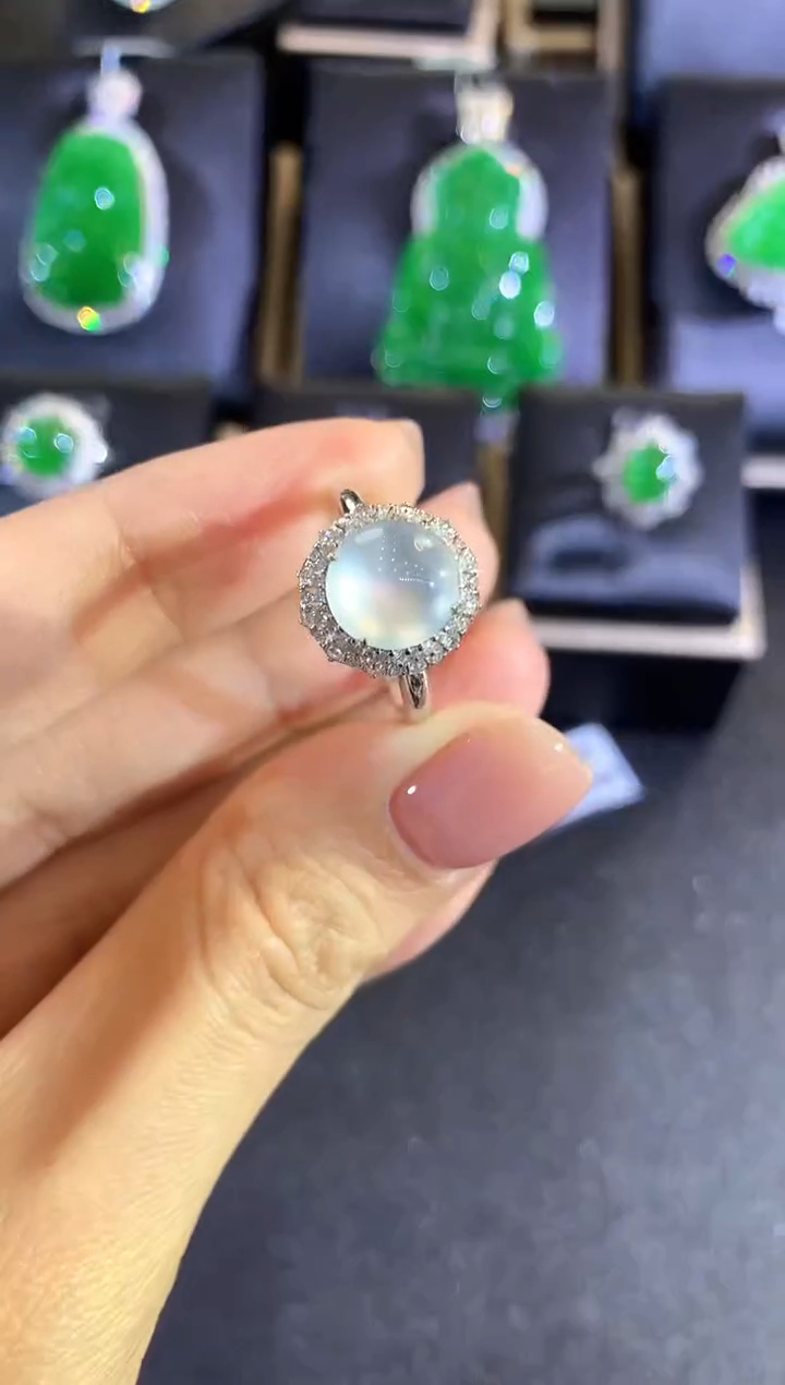 【闪购商品】翡翠戒指18K金镶嵌a81             