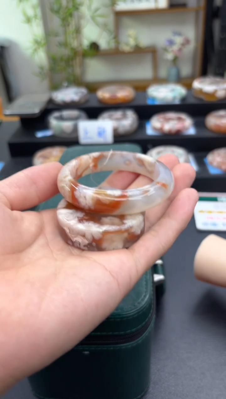 【闪购商品】石英质玉手镯未镶嵌C95(52圈赠送镯心)