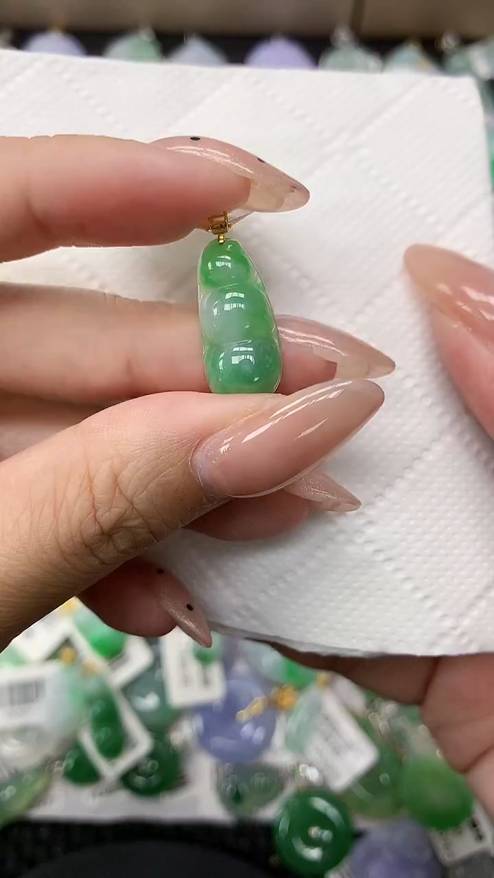 颈饰18K金镶嵌翡翠11111111111111