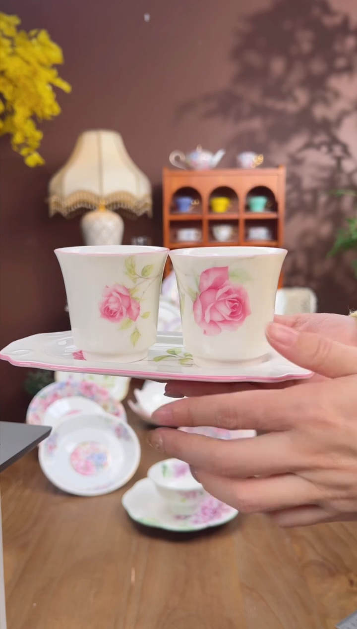 【闪购商品】瓦当玫瑰异型盘1个主人杯2个