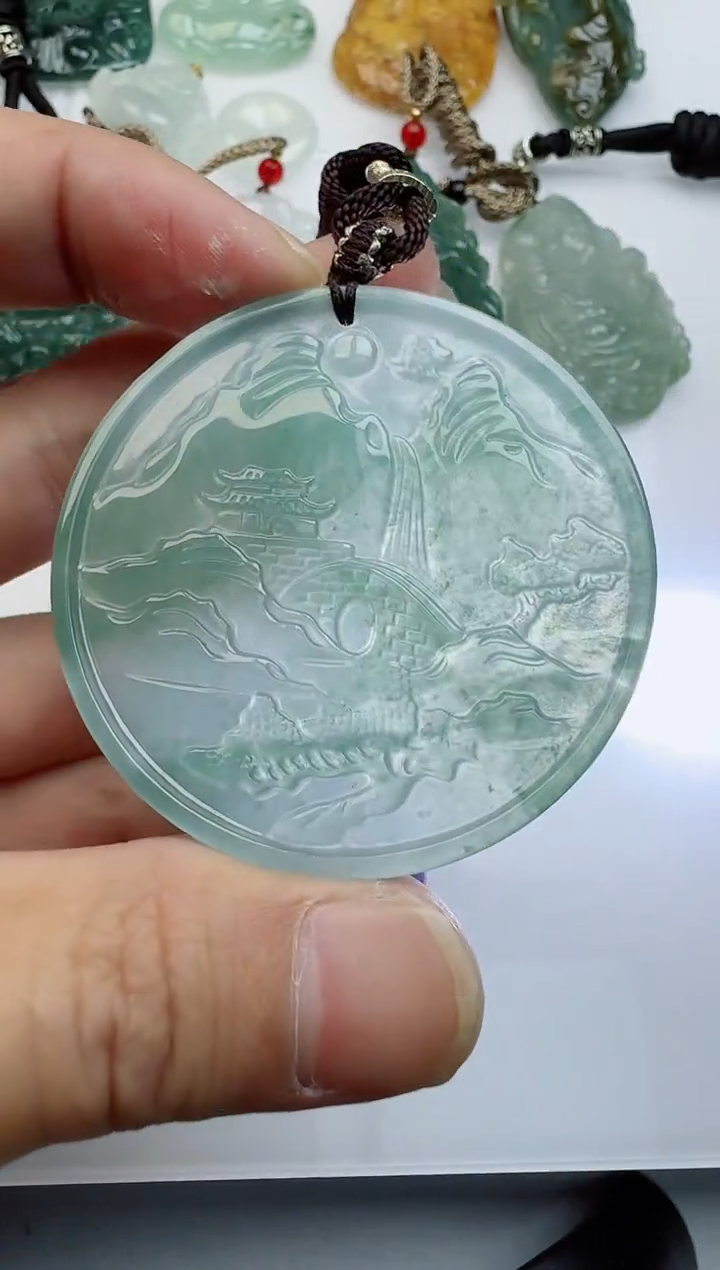 【闪购商品】翡翠颈饰未镶嵌11111111111111