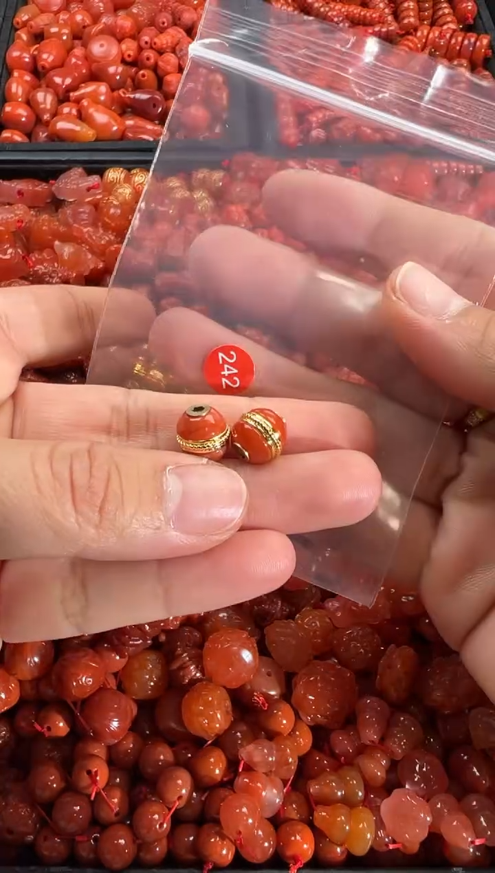 【闪购商品】南红玛瑙颈饰未镶嵌1