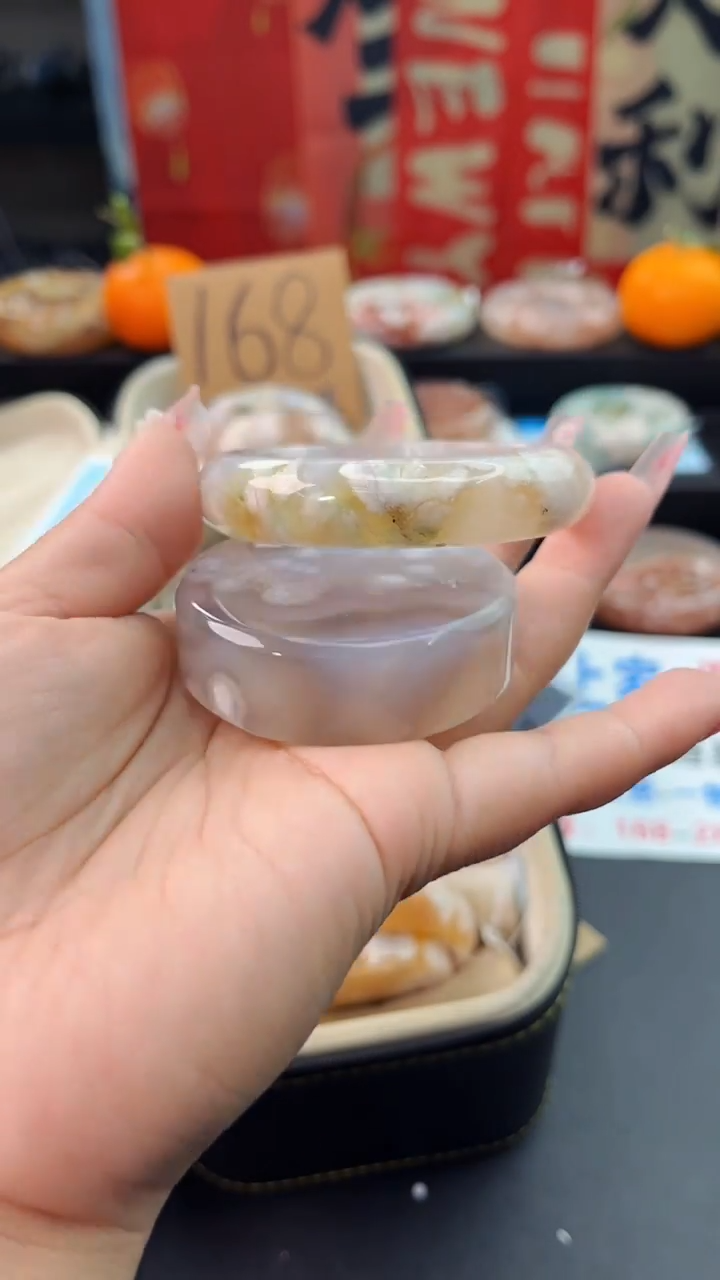 【闪购商品】石英质玉手镯未镶嵌赠送镯心（53圈口）