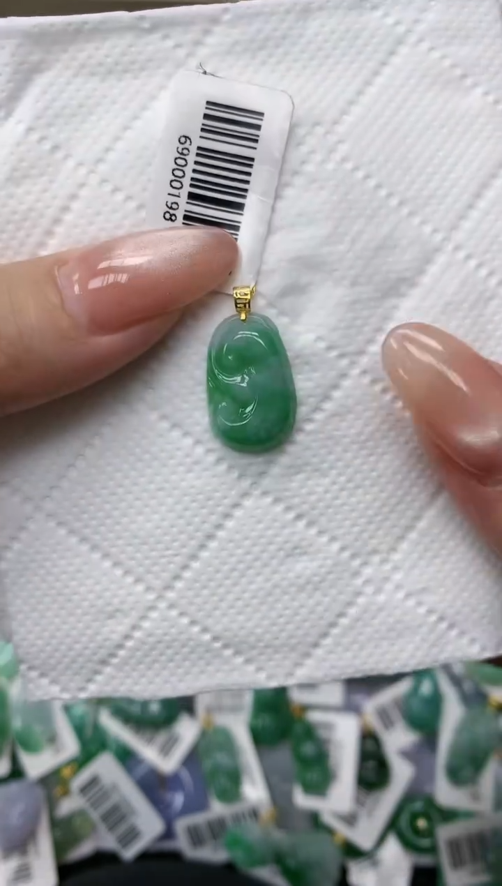 颈饰18K金镶嵌翡翠11111111111