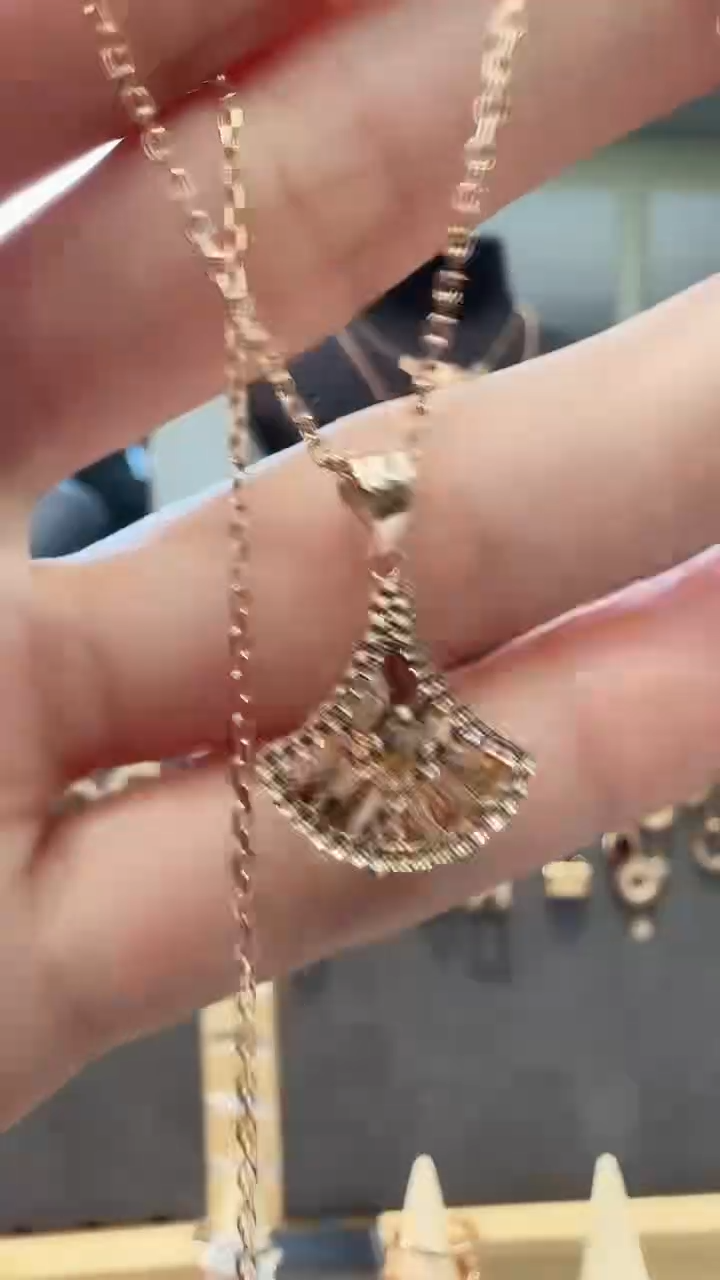 18K金吊坠(不含链)18K金爆闪裙子吊坠