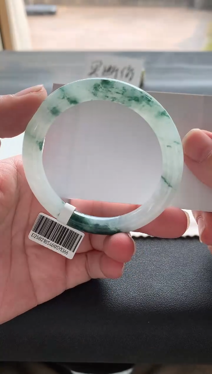 【闪购商品】翡翠手镯未镶嵌53.7圆条Y1366买断