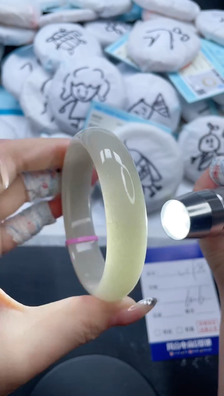 石英质玉手镯未镶嵌28V198-61