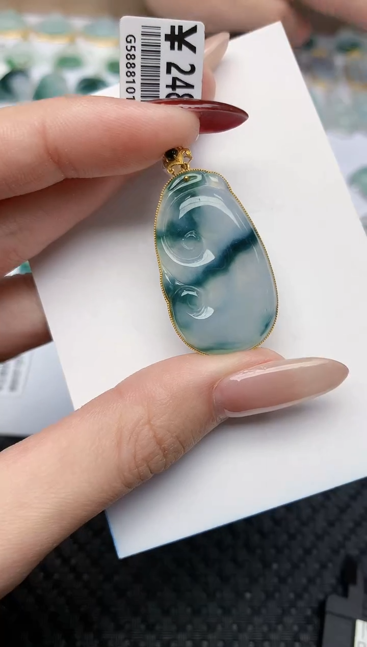 【闪购商品】翡翠颈饰18K金镶嵌天然翡翠a货