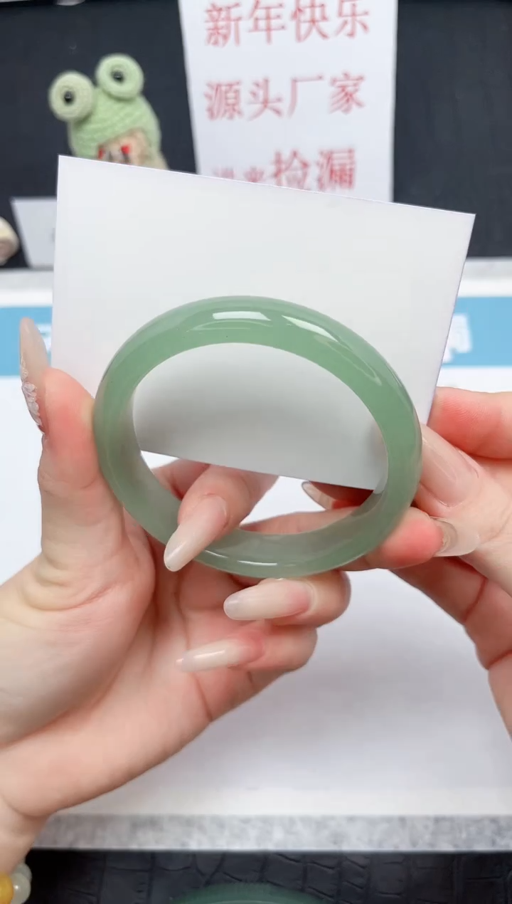 【闪购商品】石英质玉手镯未镶嵌17-58.1