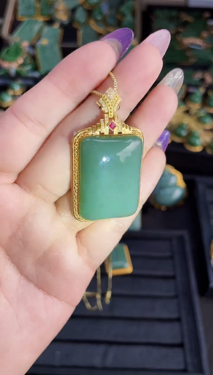 【闪购商品】和田玉吊坠18K金镶嵌33MM 多样性发一