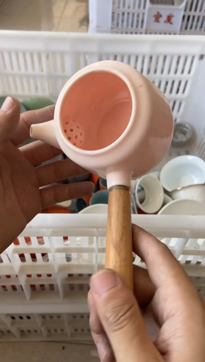 杯摄影的产品有使用过的痕迹有点脏介意勿拍