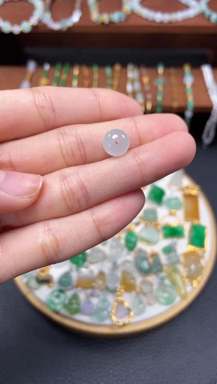 【闪购商品】翡翠吊坠(不含链)未镶嵌一个   JK716