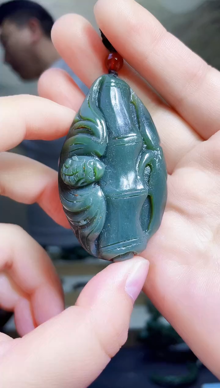 颈饰未镶嵌和田玉1