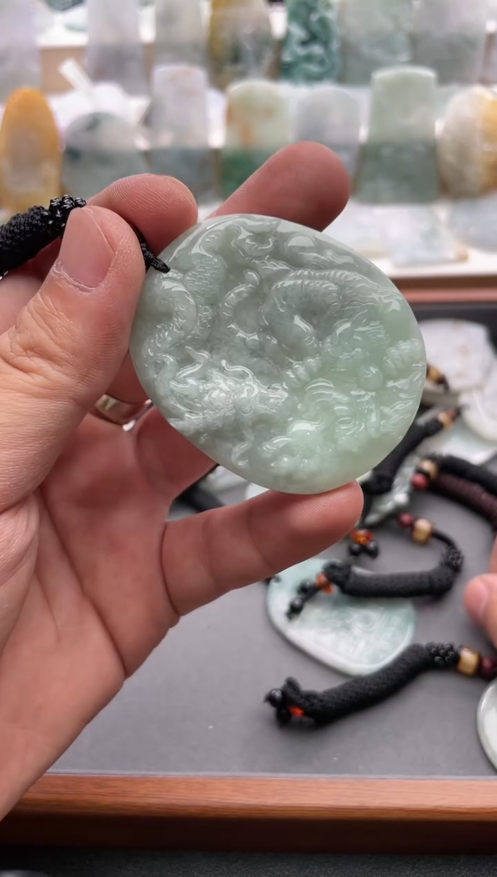 【闪购商品】翡翠颈饰未镶嵌..../2/21/ 70