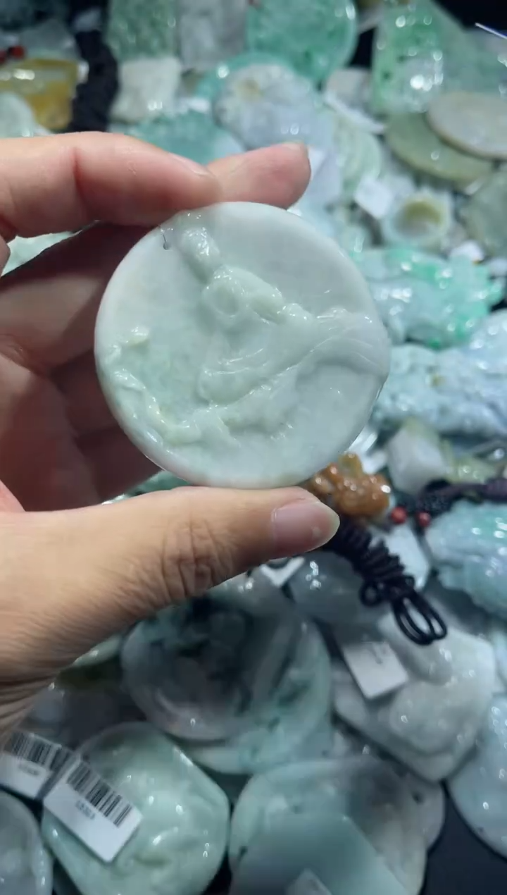 【闪购商品】翡翠颈饰未镶嵌00012098