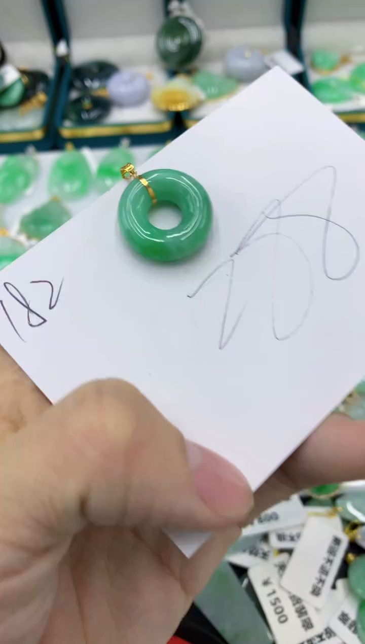 【闪购商品】翡翠18K金镶嵌颈饰111111111