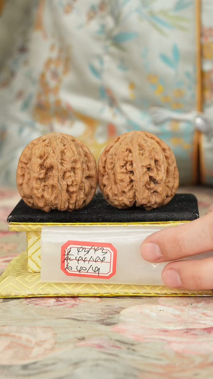 【闪购商品】文玩核桃把件非嫁接大粗筋有修