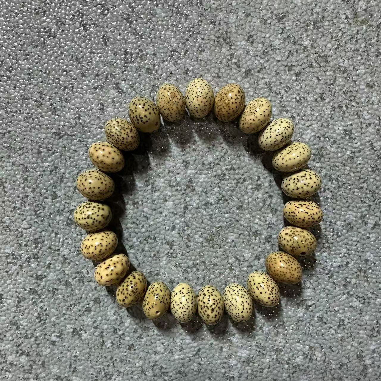 P138 星月菩提1.1cm算盘珠手串