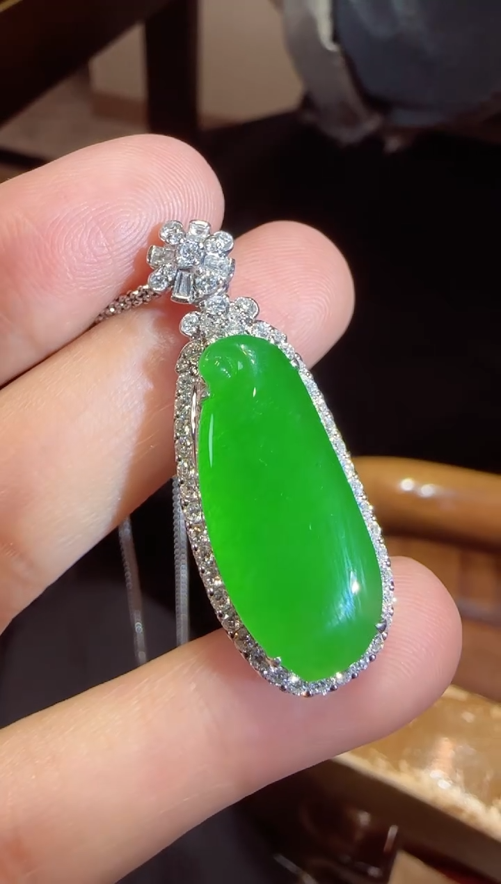 【闪购商品】翡翠吊坠(不含链)18K金镶嵌福瓜