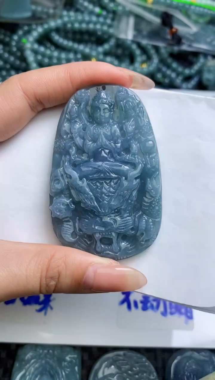 【闪购商品】翡翠颈饰未镶嵌         ·