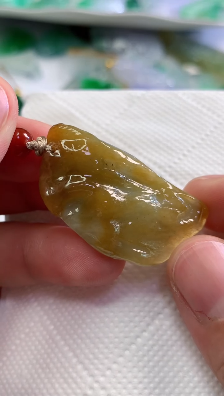 翡翠未镶嵌颈饰  