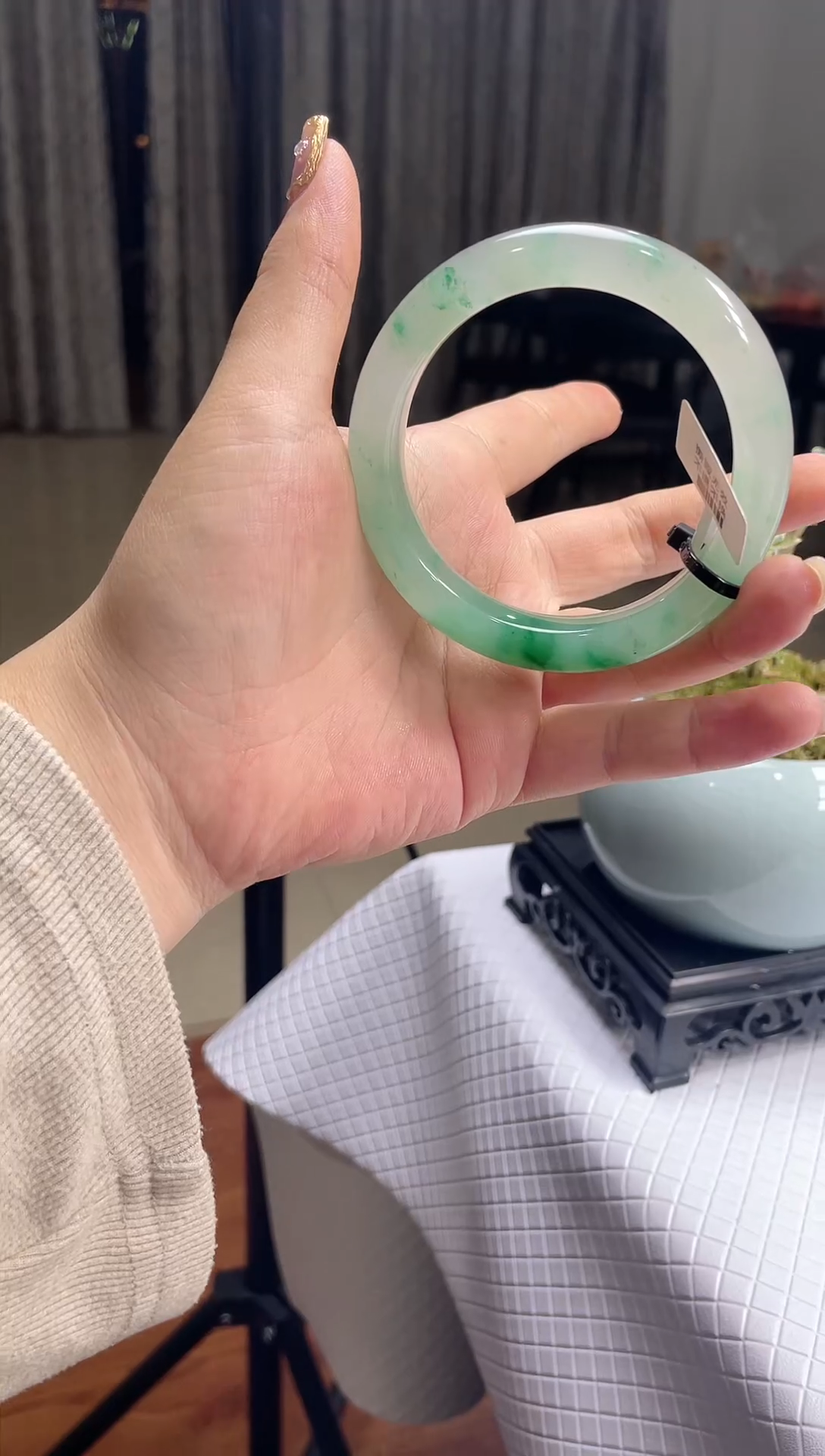 【闪购商品】石英质玉手镯未镶嵌非洲翠手镯多样性发货