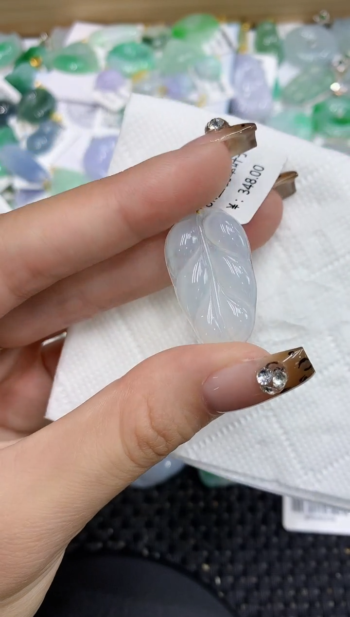 翡翠18K金镶嵌颈饰111111111111