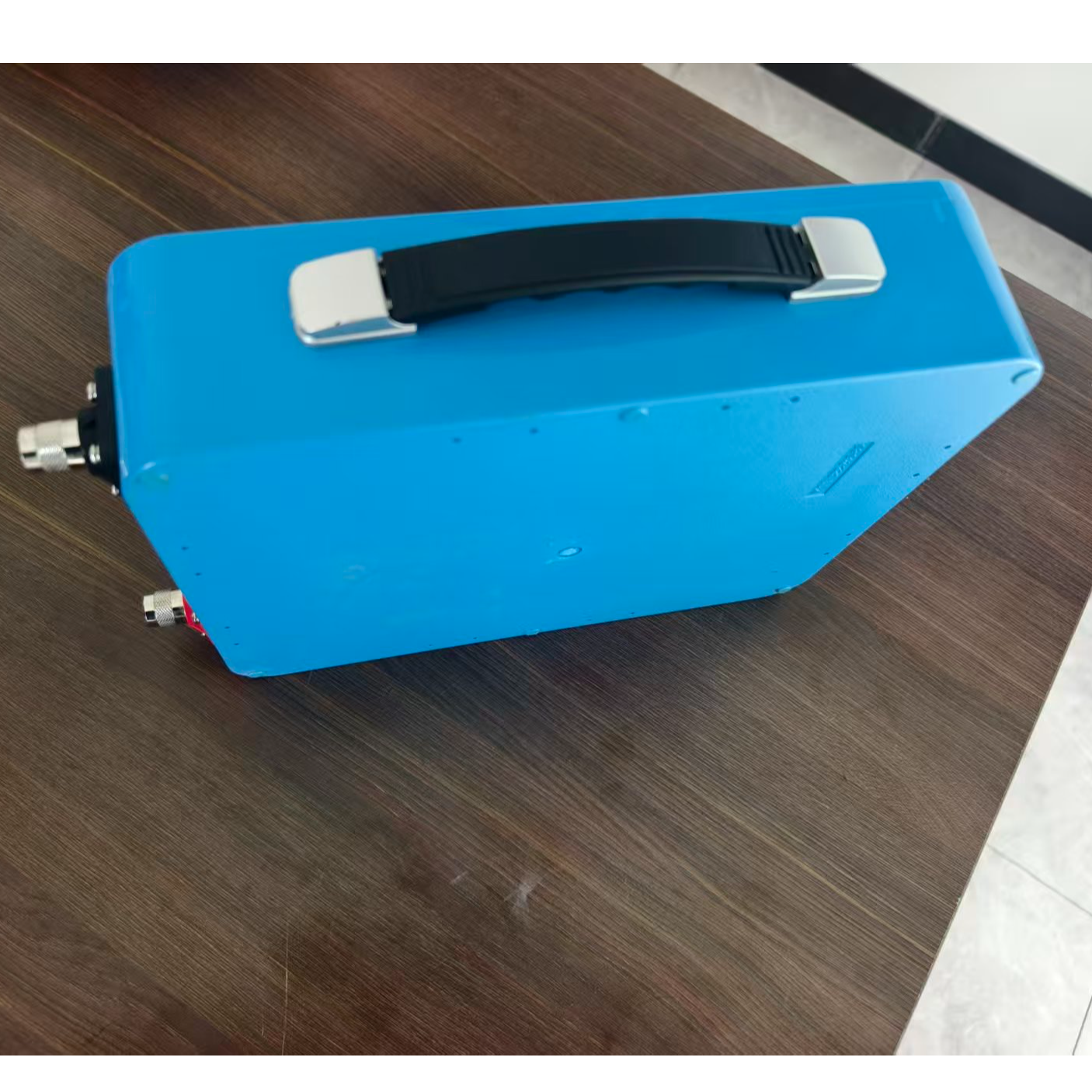 12v100ah储能支持200A输出