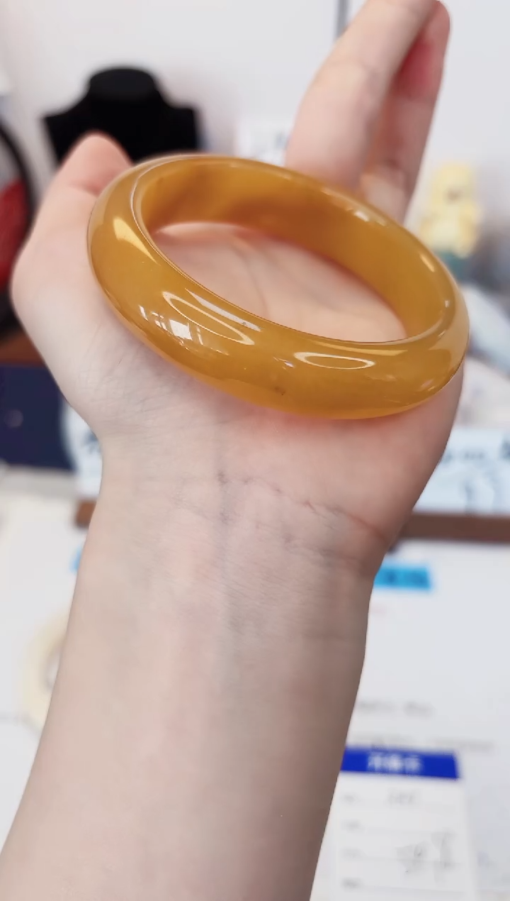 【闪购商品】石英质玉手镯未镶嵌247