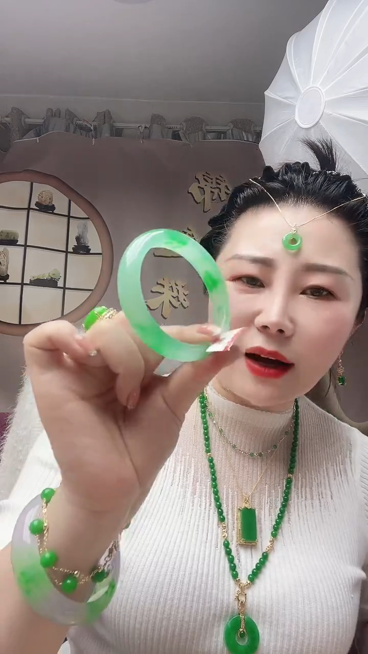 【闪购商品】翡翠手镯未镶嵌59圈口