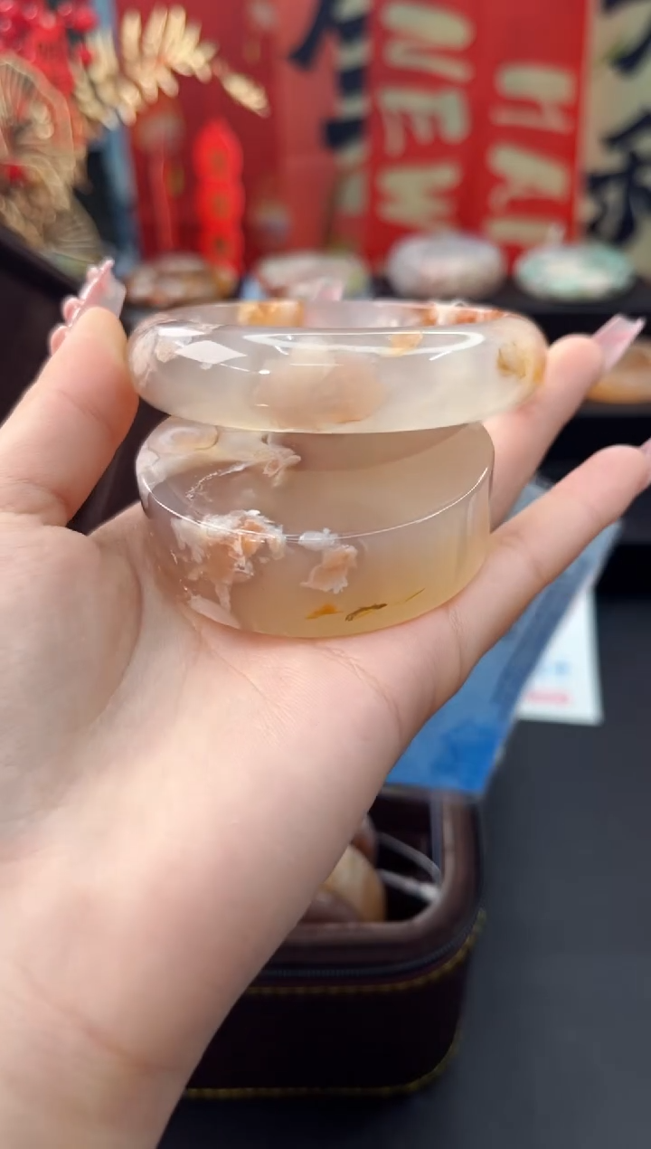 【闪购商品】石英质玉手镯未镶嵌赠送镯心（59圈口）