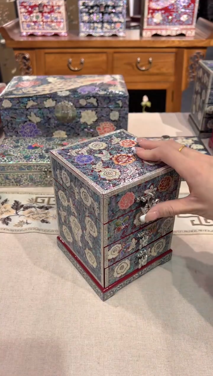 【闪购商品】红底白边·弘贝雅螺钿漆器文化馆