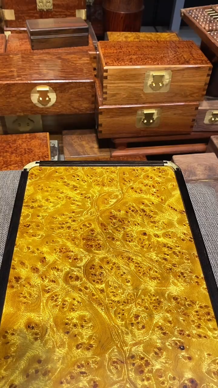 【闪购商品】香樟木黄金樟茶盘一个