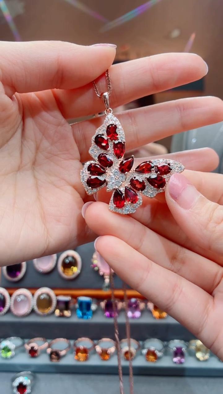 银S925镶嵌吊坠石榴石石榴石吊坠