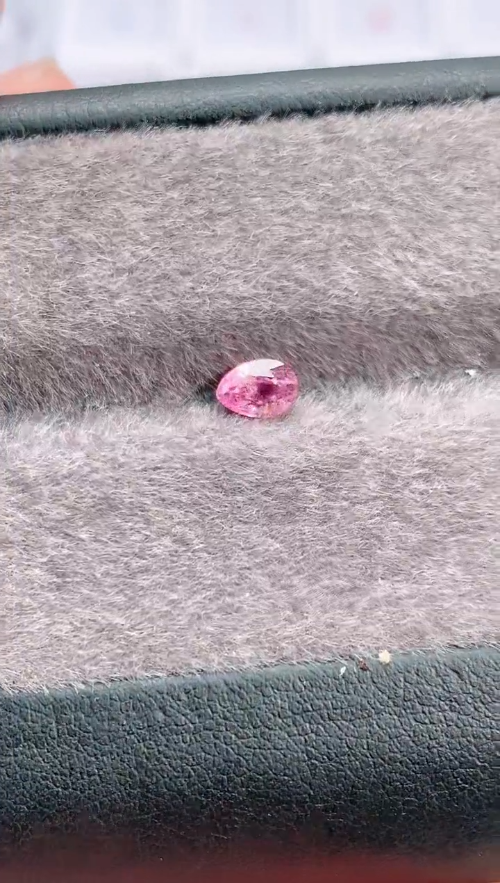 裸石尖晶石0.58ct天然越南尖晶石