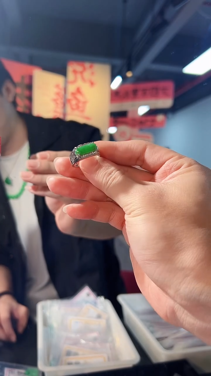 【闪购商品】翡翠戒指银S925镶嵌缅料A货/支持复检/一件