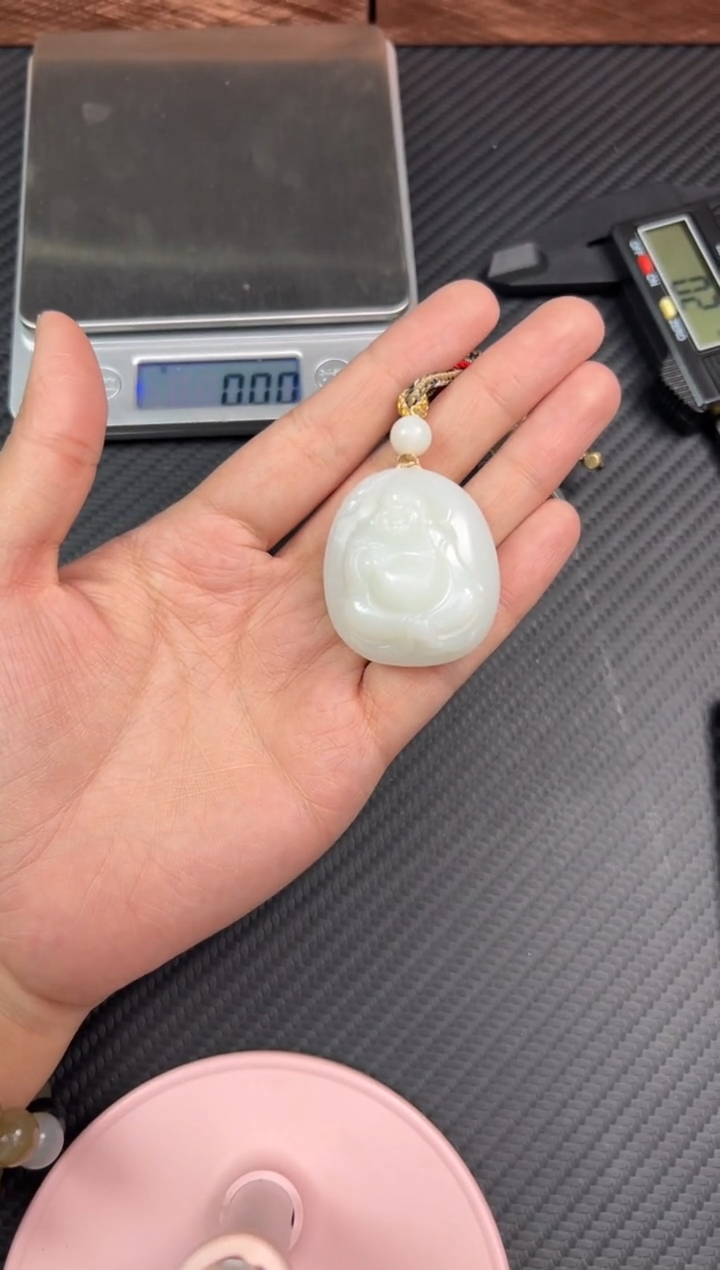 【闪购商品】和田玉吊坠(赠链)未镶嵌且末微色差米达