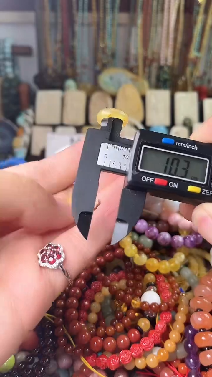 【闪购商品】未镶嵌琥珀裸石（多样性发货 一物一件）9348