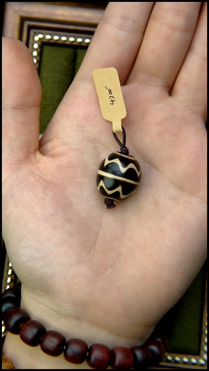 未镶嵌颈饰玛瑙/玉髓飞**扈牙牙