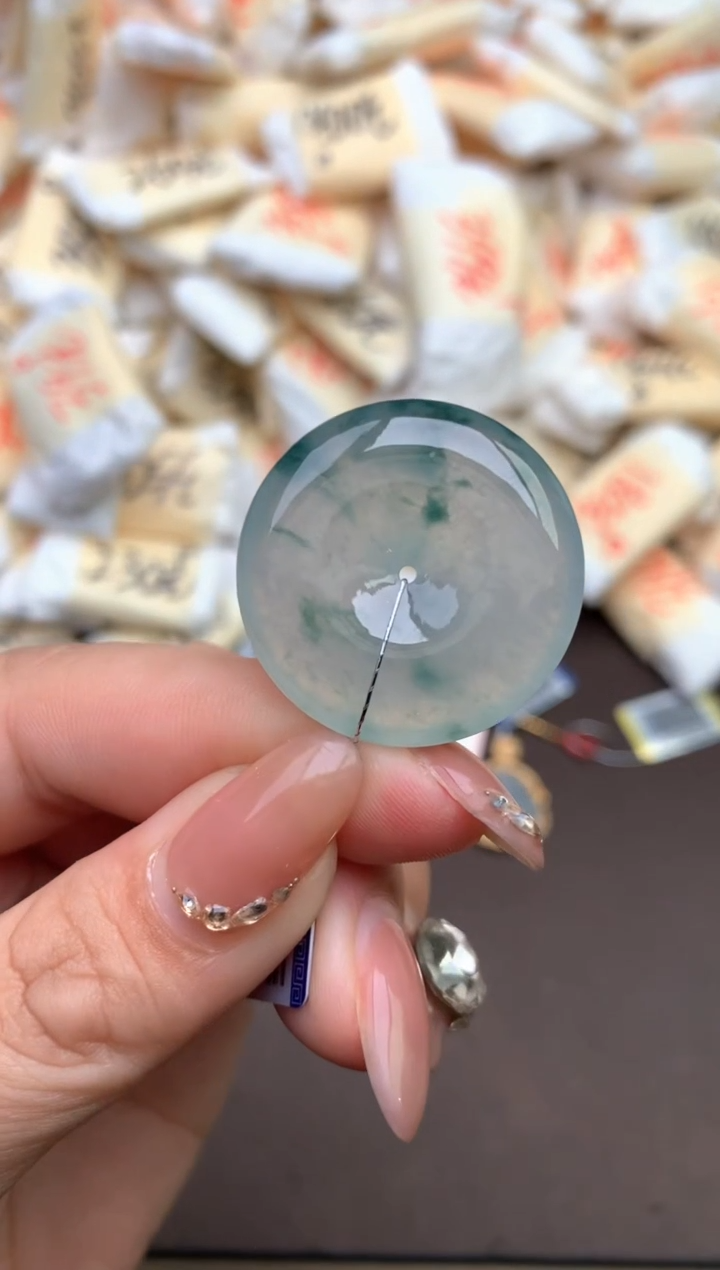 【闪购商品】翡翠未镶嵌颈饰—