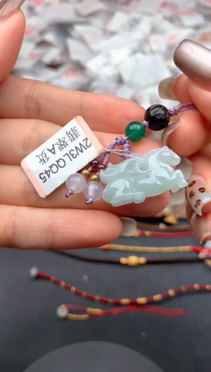 未镶嵌挂件翡翠一